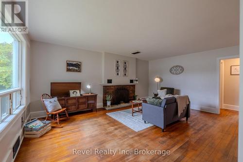 707 Bloem Street, North Bay (West End), ON - Indoor Photo Showing Living Room