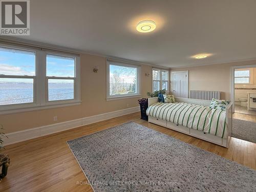 646 Lakeshore Road S, Temiskaming Shores (Haileybury), ON - Indoor Photo Showing Bedroom