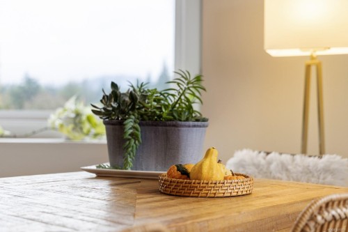 303-7070 West Saanich Rd, Central Saanich, BC - Indoor