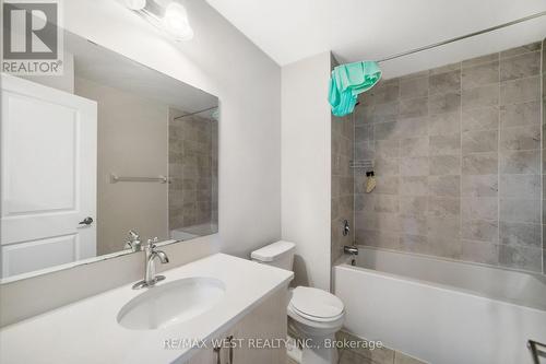 297 Bismark Drive, Cambridge, ON - Indoor Photo Showing Bathroom
