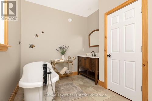 4PC Ensuite - 3191 Hwy 518 Highway E, Kearney, ON - Indoor Photo Showing Bathroom