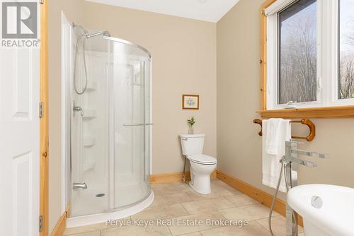 4PC Ensuite - 3191 Hwy 518 Highway E, Kearney, ON - Indoor Photo Showing Bathroom