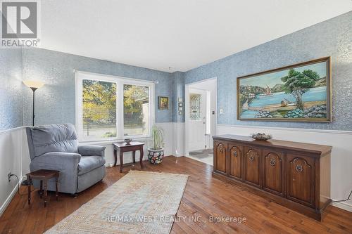 12 Lippincott Court, Richmond Hill, ON - Indoor Photo Showing Other Room