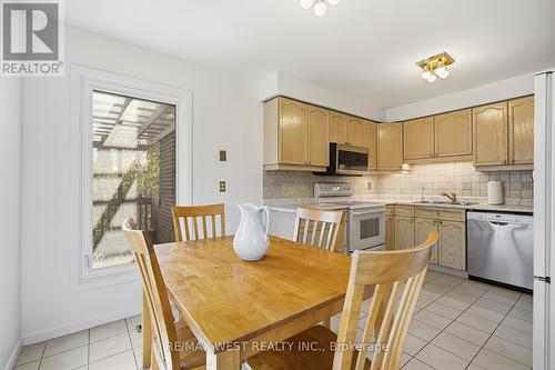 12 Lippincott Court, Richmond Hill, ON - Indoor