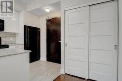 Foyer with closet - 