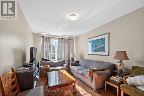 23 Charles Street, Kingston (East Of Sir John A. Blvd), ON - Indoor Photo Showing Living Room