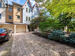 81 BRANT STREET  Oakville (Co Central), ON L6K 2Z5