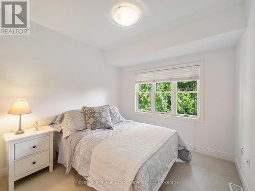 81 Brant Street, Oakville (Co Central), ON - Indoor Photo Showing Bedroom