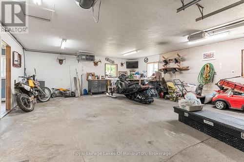 3875 Loop Road, Dysart Et Al (Harcourt), ON - Indoor Photo Showing Garage