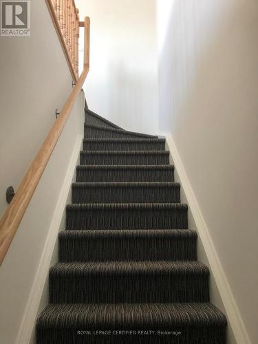 350 - 500 Kingbird Grove, Toronto, ON - Indoor Photo Showing Other Room