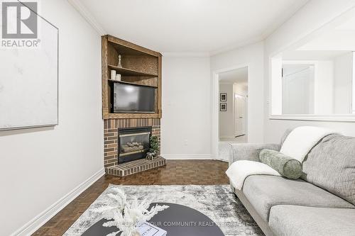 30 Crimson Court, Richmond Hill, ON - Indoor Photo Showing Living Room With Fireplace