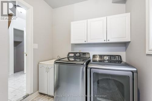 30 Crimson Court, Richmond Hill, ON - Indoor Photo Showing Laundry Room