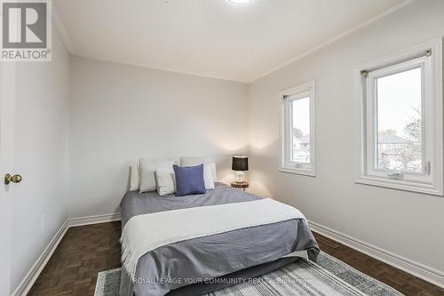 30 Crimson Court, Richmond Hill, ON - Indoor Photo Showing Bedroom