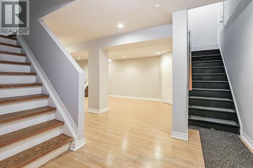 30 Crimson Court, Richmond Hill, ON - Indoor Photo Showing Other Room