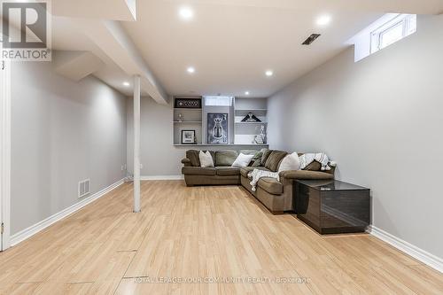 30 Crimson Court, Richmond Hill, ON - Indoor