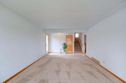 930 Upper Ottawa Street, Hamilton, ON - Indoor Photo Showing Other Room