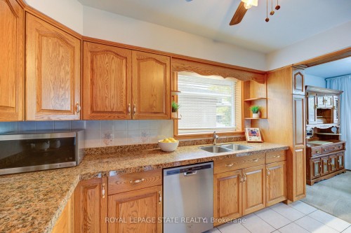 930 Upper Ottawa Street, Hamilton, ON - Indoor Photo Showing Kitchen With Double Sink