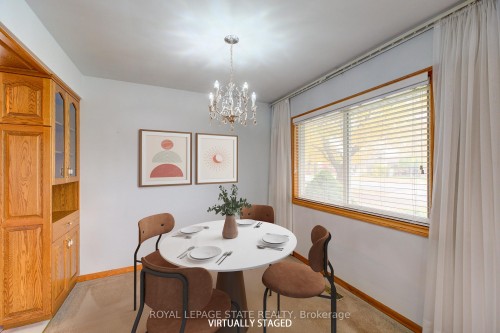 930 Upper Ottawa Street, Hamilton, ON - Indoor Photo Showing Dining Room