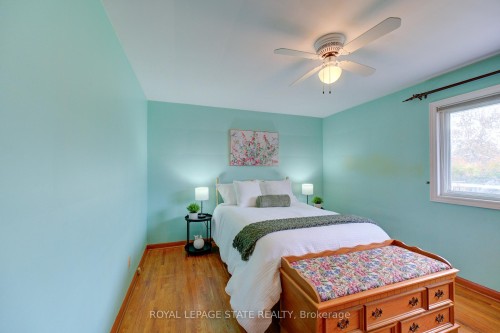 930 Upper Ottawa Street, Hamilton, ON - Indoor Photo Showing Bedroom