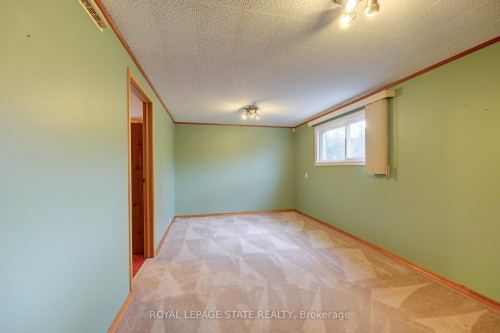 930 Upper Ottawa Street, Hamilton, ON - Indoor Photo Showing Other Room