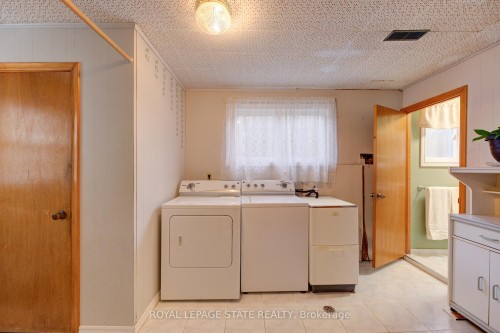 930 Upper Ottawa Street, Hamilton, ON - Indoor Photo Showing Laundry Room
