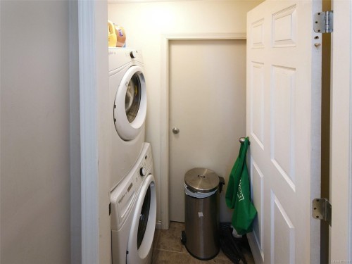 3944 Rainbow St, Saanich, BC 