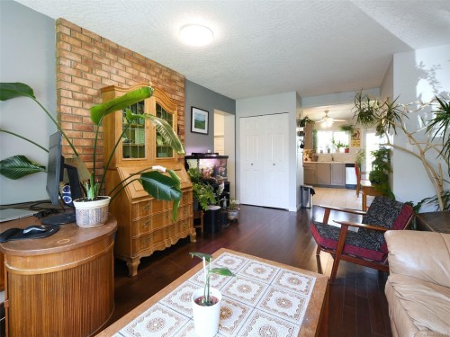 3944 Rainbow St, Saanich, BC 