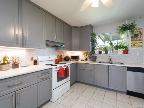 3944 Rainbow St, Saanich, BC 