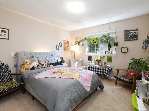 3944 Rainbow St, Saanich, BC 