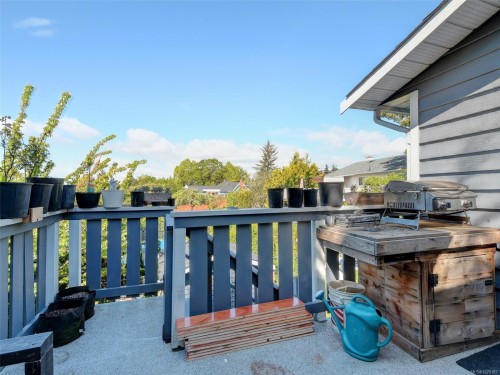 3944 Rainbow St, Saanich, BC 