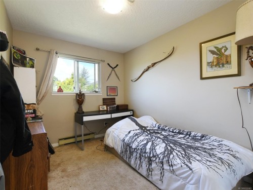 3944 Rainbow St, Saanich, BC 