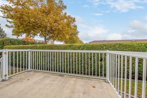 10-1209 Brookside Avenue, Kelowna, BC - Outdoor