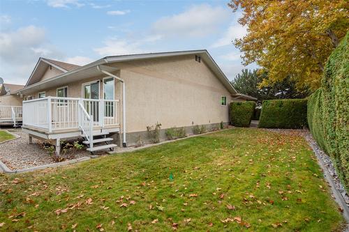 10-1209 Brookside Avenue, Kelowna, BC - Outdoor