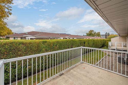 10-1209 Brookside Avenue, Kelowna, BC - Outdoor With Exterior