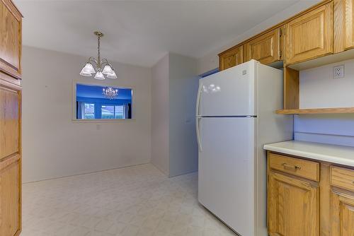10-1209 Brookside Avenue, Kelowna, BC - Indoor Photo Showing Kitchen