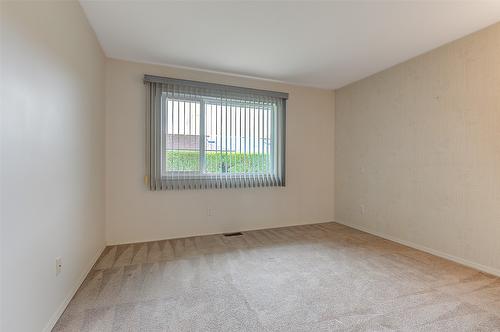 10-1209 Brookside Avenue, Kelowna, BC - Indoor Photo Showing Other Room