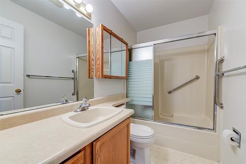 10-1209 Brookside Avenue, Kelowna, BC - Indoor Photo Showing Bathroom