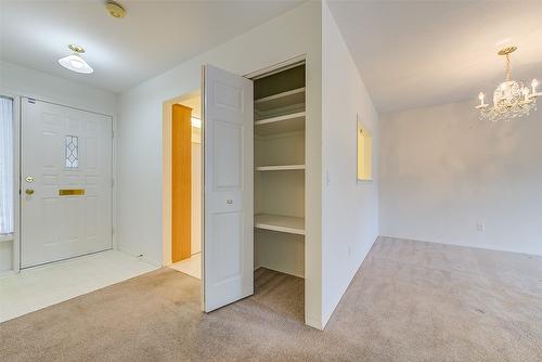 10-1209 Brookside Avenue, Kelowna, BC - Indoor Photo Showing Other Room