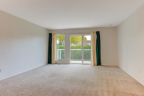 10-1209 Brookside Avenue, Kelowna, BC - Indoor Photo Showing Other Room