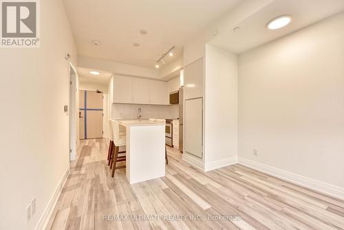 232 - 3250 Carding Mill Trail, Oakville, ON - Indoor Photo Showing Kitchen