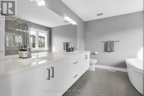 2424 Black Rail Terrace, London South, ON - Indoor Photo Showing Bathroom