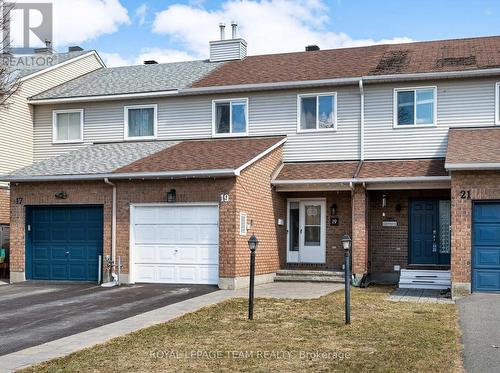 19 ARMADALE CRESCENT  Ottawa, ON K2J 4A4