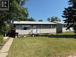 912 Larson CRESCENT  Eston, SK S0L 1A0