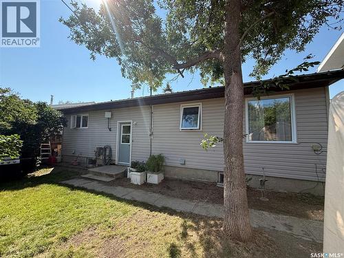 912 Larson Crescent, Eston, SK - Outdoor With Exterior