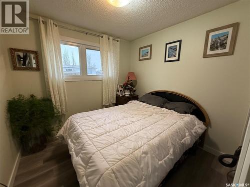912 Larson Crescent, Eston, SK - Indoor Photo Showing Bedroom