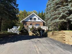 461 Rue de Lucerne  Sainte-Adèle, QC J8B 2S6