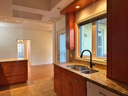 Kitchen - 4293 Rue Chambord, Montréal (Le Plateau-Mont-Royal), QC - Indoor Photo Showing Kitchen With Double Sink