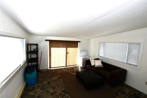 324 Windsor Avenue, Penticton, BC - Indoor Photo Showing Other Room