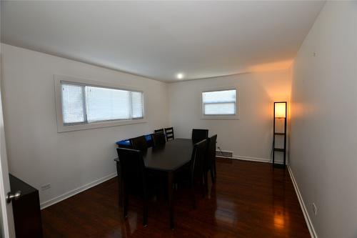 324 Windsor Avenue, Penticton, BC - Indoor Photo Showing Dining Room