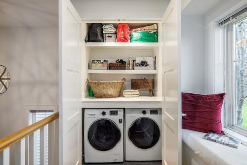118-665 Cook Road, Kelowna, BC - Indoor Photo Showing Laundry Room